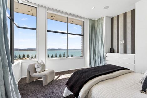 Photo of property in 40 Roslyn Road, Bluff Hill, Napier, 4110