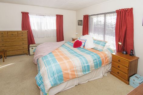 Photo of property in 10 Hogg Crescent, Masterton, 5810
