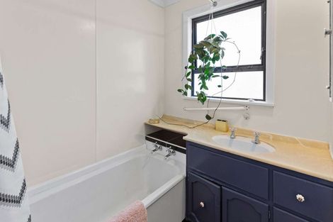 Photo of property in 32 Gloucester Street, Takaro, Palmerston North, 4412