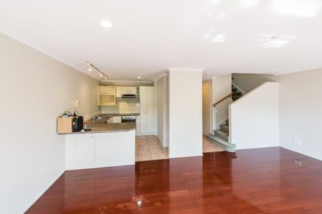 Photo of property in 6/78 Fernhill Way, Oteha, Auckland, 0632