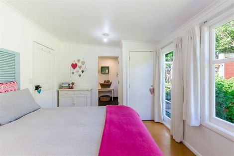 Photo of property in 42 Field Way, Waikanae Beach, Waikanae, 5036