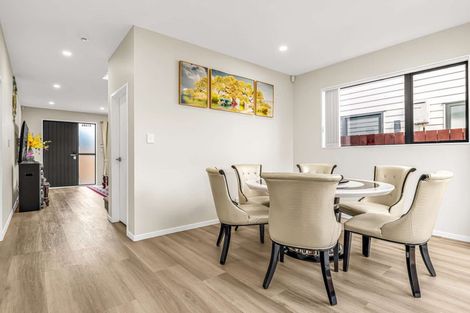 Photo of property in 6/684 Te Atatu Road, Te Atatu Peninsula, Auckland, 0610