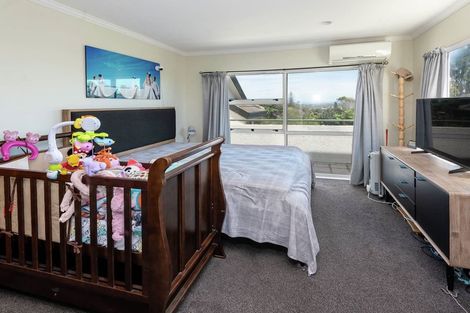 Photo of property in 2/130 Sandspit Road, Shelly Park, Auckland, 2014