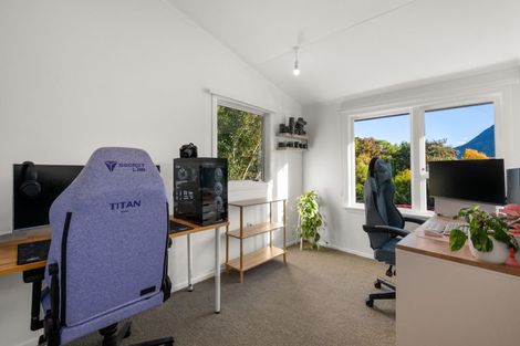 Photo of property in 33 Milton Terrace, Picton, 7220