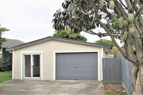 Photo of property in 194 Knights Road, Hutt Central, Lower Hutt, 5011