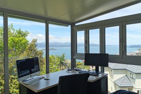 Photo of property in 41 Dress Circle, Newlands, Wellington, 6037