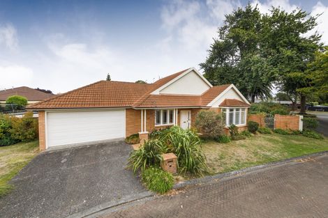 Photo of property in 4 The Oaks, Awapuni, Palmerston North, 4412