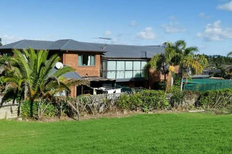 Photo of property in 8 Lough Derg Place, Pinehill, Auckland, 0632