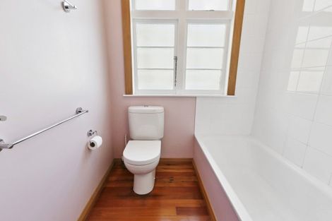 Photo of property in 56 Totara Road, Miramar, Wellington, 6022