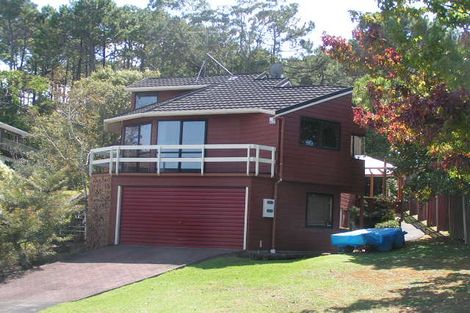 Photo of property in 60 Ravenwood Drive, Forrest Hill, Auckland, 0620