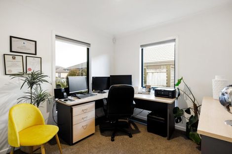 Photo of property in 8 Shalimar Place, Huntington, Hamilton, 3210