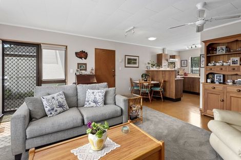 Photo of property in 2/61 Dinniss Avenue, Regent, Whangarei, 0112