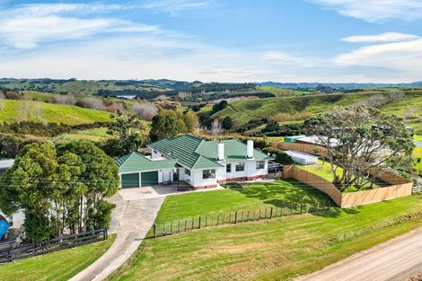 Photo of property in 161 Ranganui Road, Kaiwaka, 0573