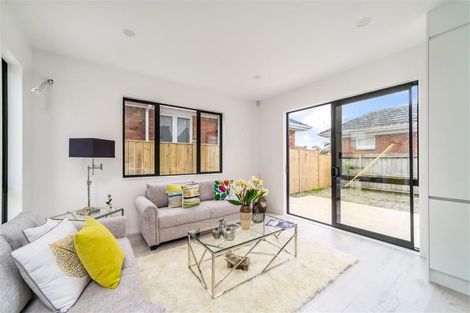 Photo of property in 718b Massey Road, Mangere, Auckland, 2022