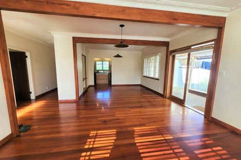 Photo of property in 41 Queensway, Three Kings, Auckland, 1024