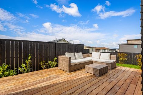 Photo of property in 5 Makumaku Place, Long Bay, Auckland, 0630