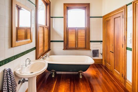 Photo of property in 19 Brougham Street, Mount Victoria, Wellington, 6011