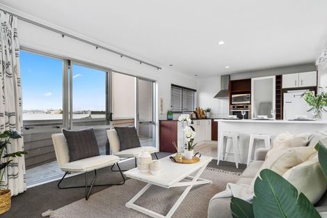 Photo of property in 3/50 May Street, Mount Maunganui, 3116