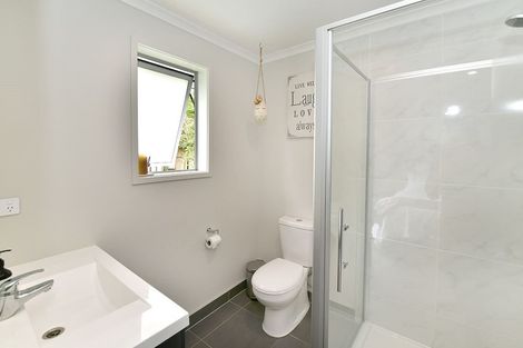 Photo of property in 127a Awaroa Road, Helensville, 0800