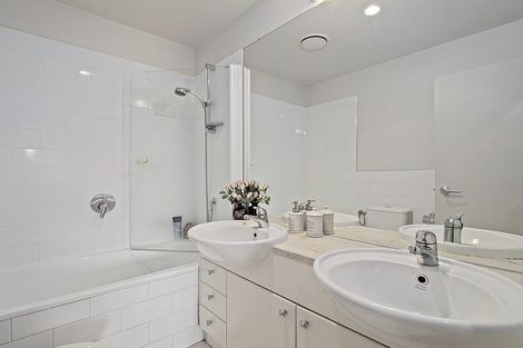 Photo of property in 26/4e Collins Street, Takapuna, Auckland, 0622