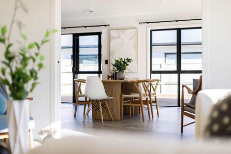 Photo of property in 2 Opaoa Way, Aotea, Porirua, 5024