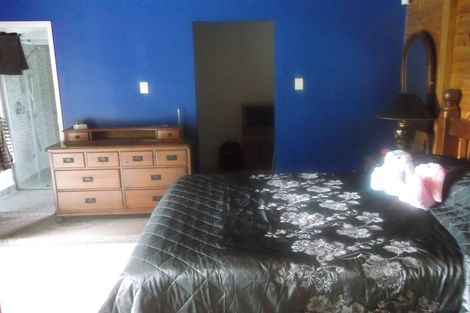 Photo of property in 87 Carnoustie Drive, Wattle Downs, Auckland, 2103