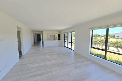 Photo of property in 11 Kuhanui Drive, Karaka, Papakura, 2113