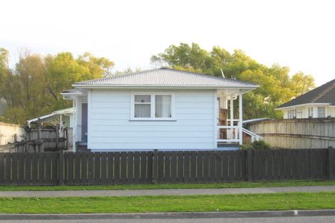Photo of property in 38 Strand Crescent, Naenae, Lower Hutt, 5011