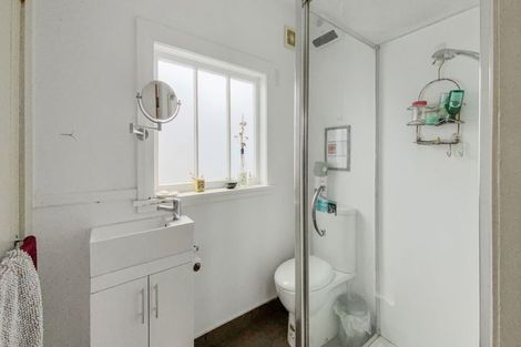 Photo of property in 37 Chilka Street, Berhampore, Wellington, 6023