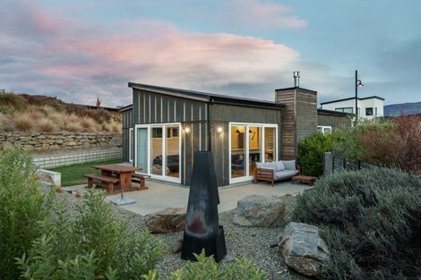 Photo of property in 21 Kapuka Lane, Wanaka, 9305