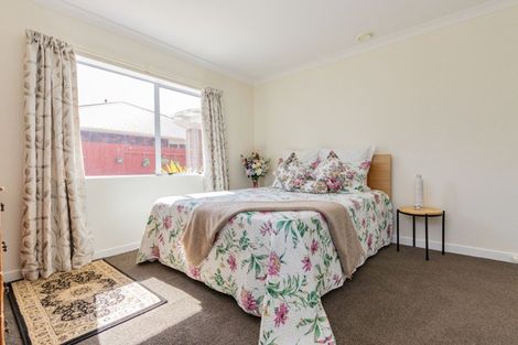 Photo of property in 6 Royal Oak Drive, Kelvin Grove, Palmerston North, 4414
