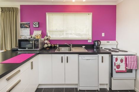 Photo of property in 53 Carter Crescent, Awapuni, Palmerston North, 4412
