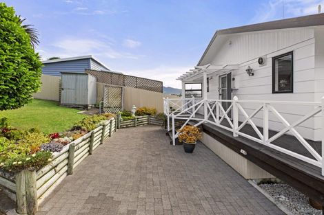 Photo of property in 1 Government Road, Raglan, 3225