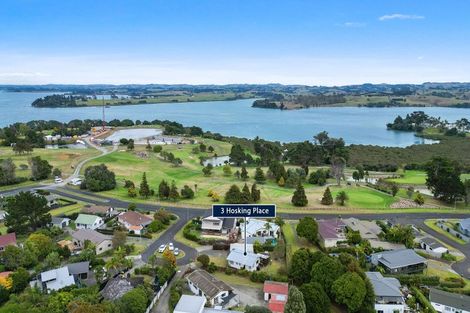 Photo of property in 3 Hosking Place, Clarks Beach, 2122