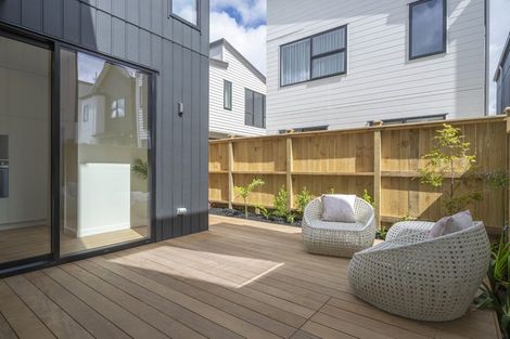 Photo of property in 102e Te Oneroa Way, Long Bay, Auckland, 0630