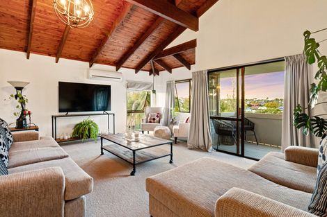 Photo of property in 1/5 Sharon Road, Waiake, Auckland, 0630