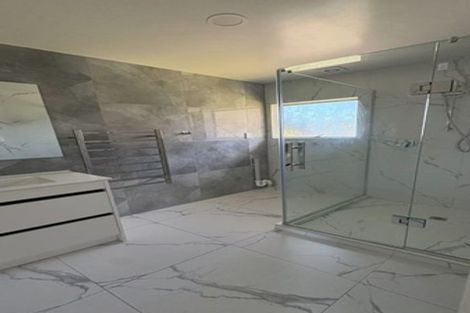 Photo of property in 64 Oaktree Avenue, Browns Bay, Auckland, 0630