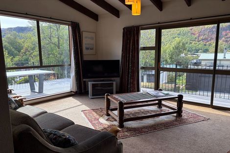 Photo of property in 18 Hood Crescent, Arrowtown, 9302