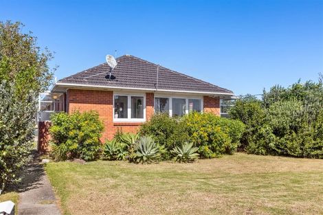 Photo of property in 1/134 Onewa Road, Northcote, Auckland, 0627