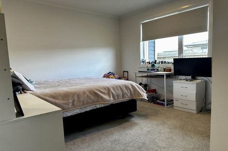 Photo of property in 89 Johnstone Drive, Fitzherbert, Palmerston North, 4410