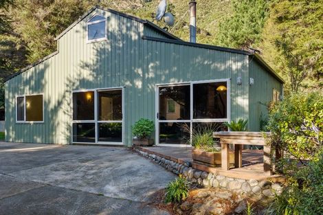 Photo of property in 165 Boons Valley Road, Waikawa, Picton, 7220