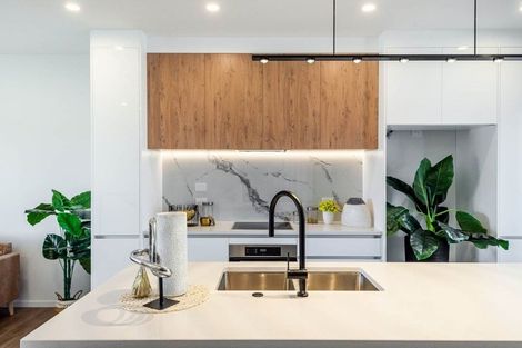 Photo of property in 18 Mina Way, Browns Bay, Auckland, 0630