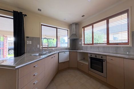 Photo of property in 593 Great South Road, Rosehill, Papakura, 2113