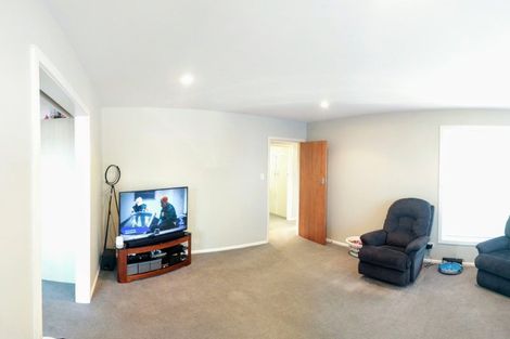 Photo of property in 64 Coopers Road, Dallington, Christchurch, 8061