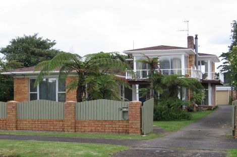 Photo of property in 12 Knox Road, Swanson, Auckland, 0612