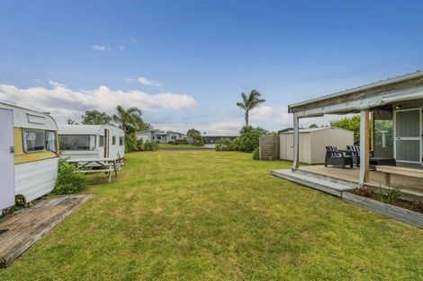 Photo of property in 27 Motukorure Parade, Cooks Beach, Whitianga, 3591