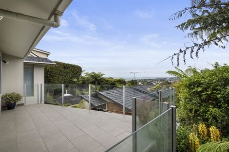 Photo of property in 2/23 Parr Terrace, Castor Bay, Auckland, 0620