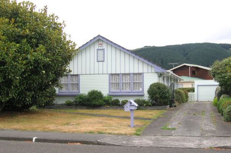 Photo of property in 7 Matuku Street, Heretaunga, Upper Hutt, 5018