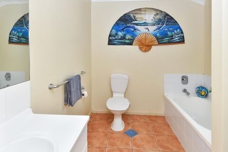 Photo of property in 5 Samara Place, Clendon Park, Auckland, 2103