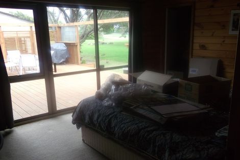 Photo of property in 87 Carnoustie Drive, Wattle Downs, Auckland, 2103